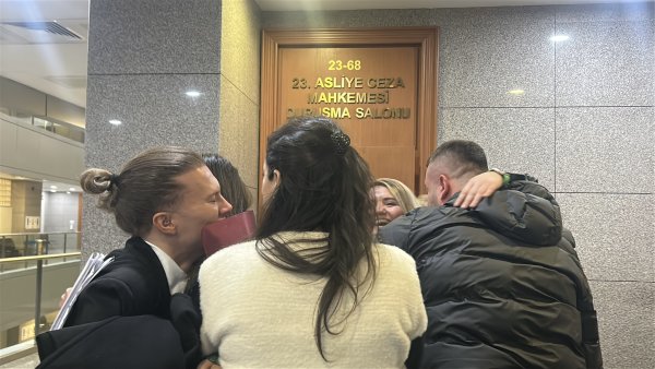 aa-20250220-37113336-37113333-yasa-disi-bahse-tesvik-iddiasiyla-yargilanan-kerimcan-durmaz-tahliye-edildi.jpg