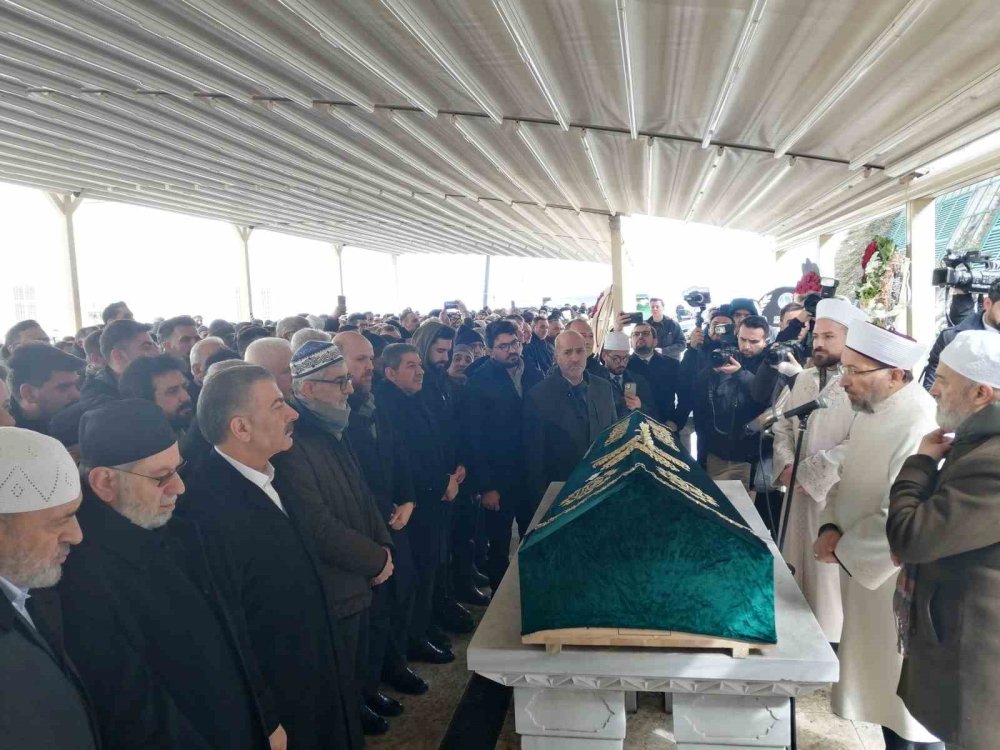 ‘Hattatların Reisi’ Hasan Çelebi son yolculuğuna uğurlandı