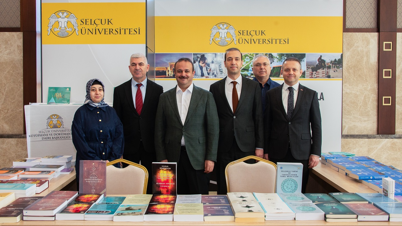 selcuk-universitesi-kulliyede-ramazan-programinda-ziyaretcilerini-agirliyor-3.jpg