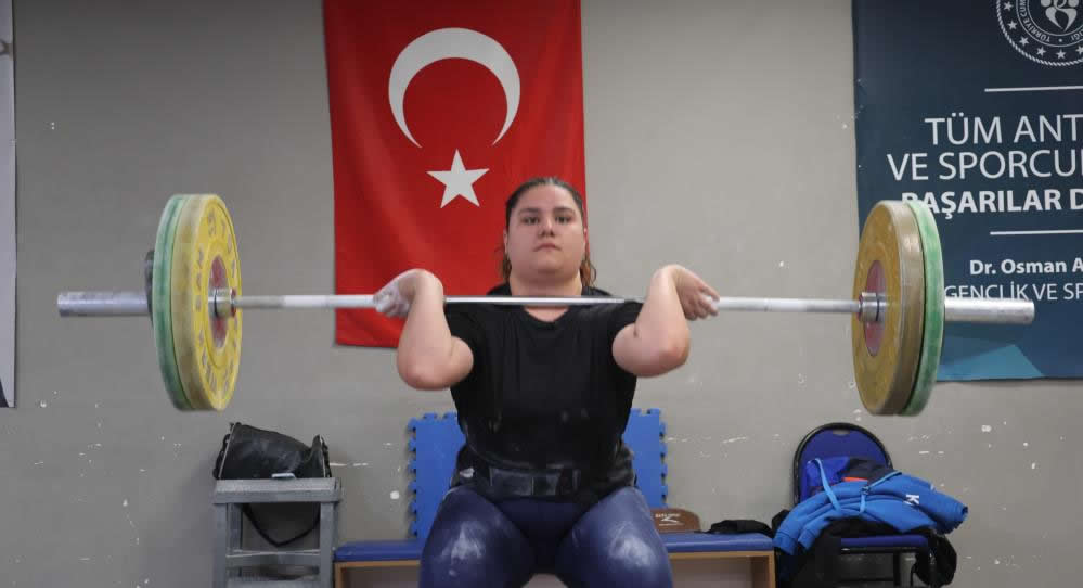 halterde-milli-sporcu-olmayi-hedefliyorlar-2.jpg