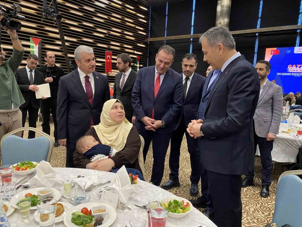 Bakan Yerlikaya memeleketi Konya'da Gazze iftarına katıldı
