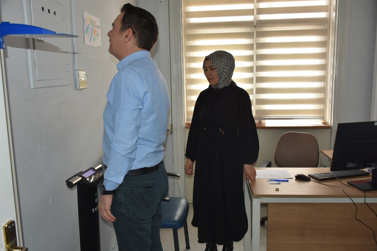aa-20250313-37323515-37323513-saglikli-hayat-merkezi-sayesinde-28-kilo-verdi.jpg