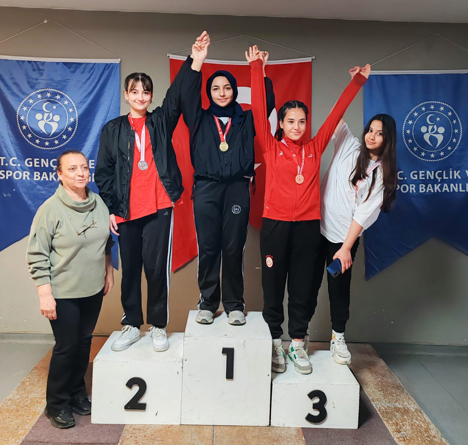 karatayli-sporcular-basarilarina-yenisini-ekledi.jpg