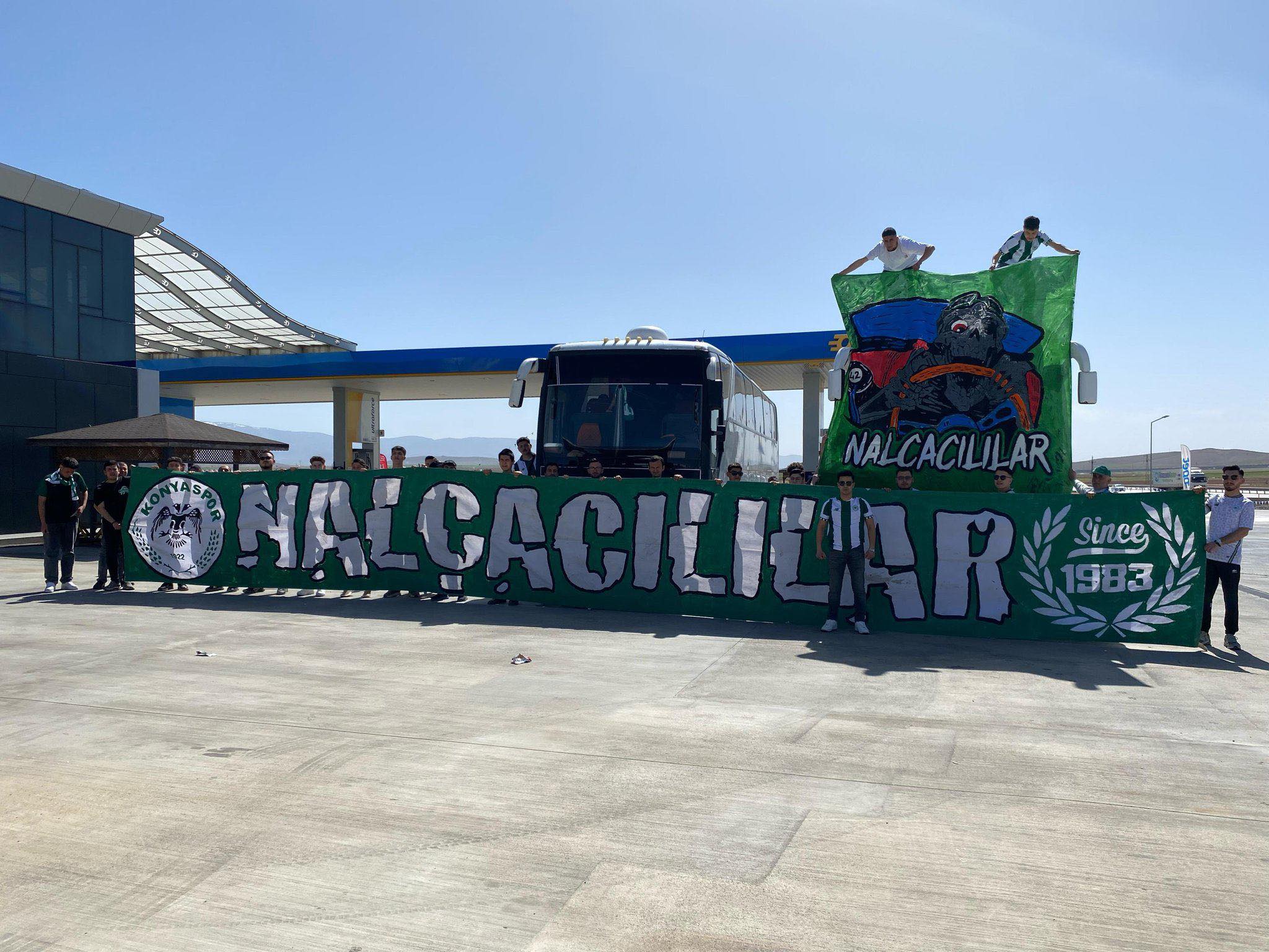 konyaspor-taraftar-otobus.jpg