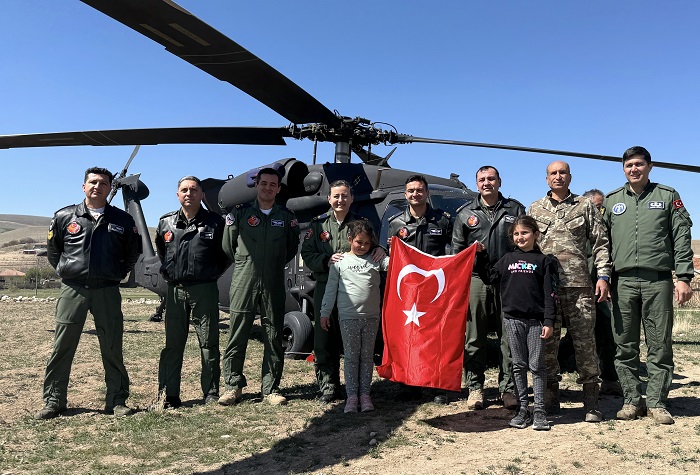 aa-20250422-37711948-37711935-milli-savunma-bakanligi-konyali-ogrencilerin-helikopter-gorme-hayalini-gercege-donusturdu.jpg