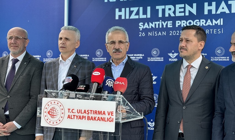 aa-20250426-37758554-37758551-ulastirma-ve-altyapi-bakani-abdulkadir-uraloglu-konyada-konustu.jpg