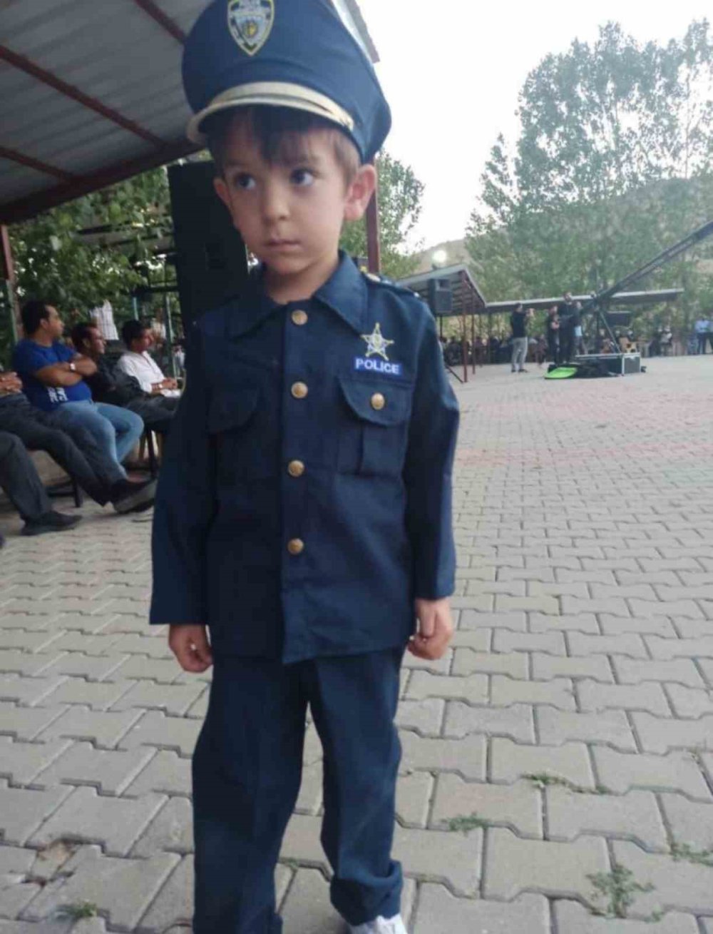 9 yaşındaki Berat’ın hayatını kaybettiği kazada 17 yaşındaki ehliyetsiz sürücüye verilen 5 yıl cezaya ailesinden tepki
