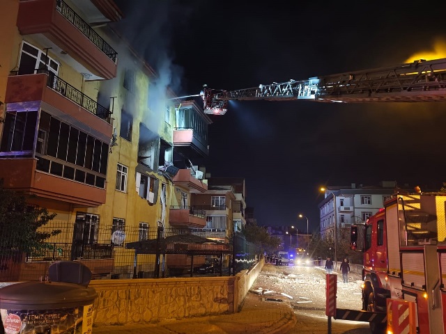 aa-20250505-37847720-37847718-konyada-bir-binada-meydana-gelen-patlamada-1i-agir-12-kisi-yaralandi.jpg