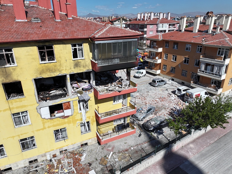 aa-20250505-37849150-37849146-konyada-bir-binada-meydana-gelen-patlamayi-mahalle-sakinleri-anlatti.jpg