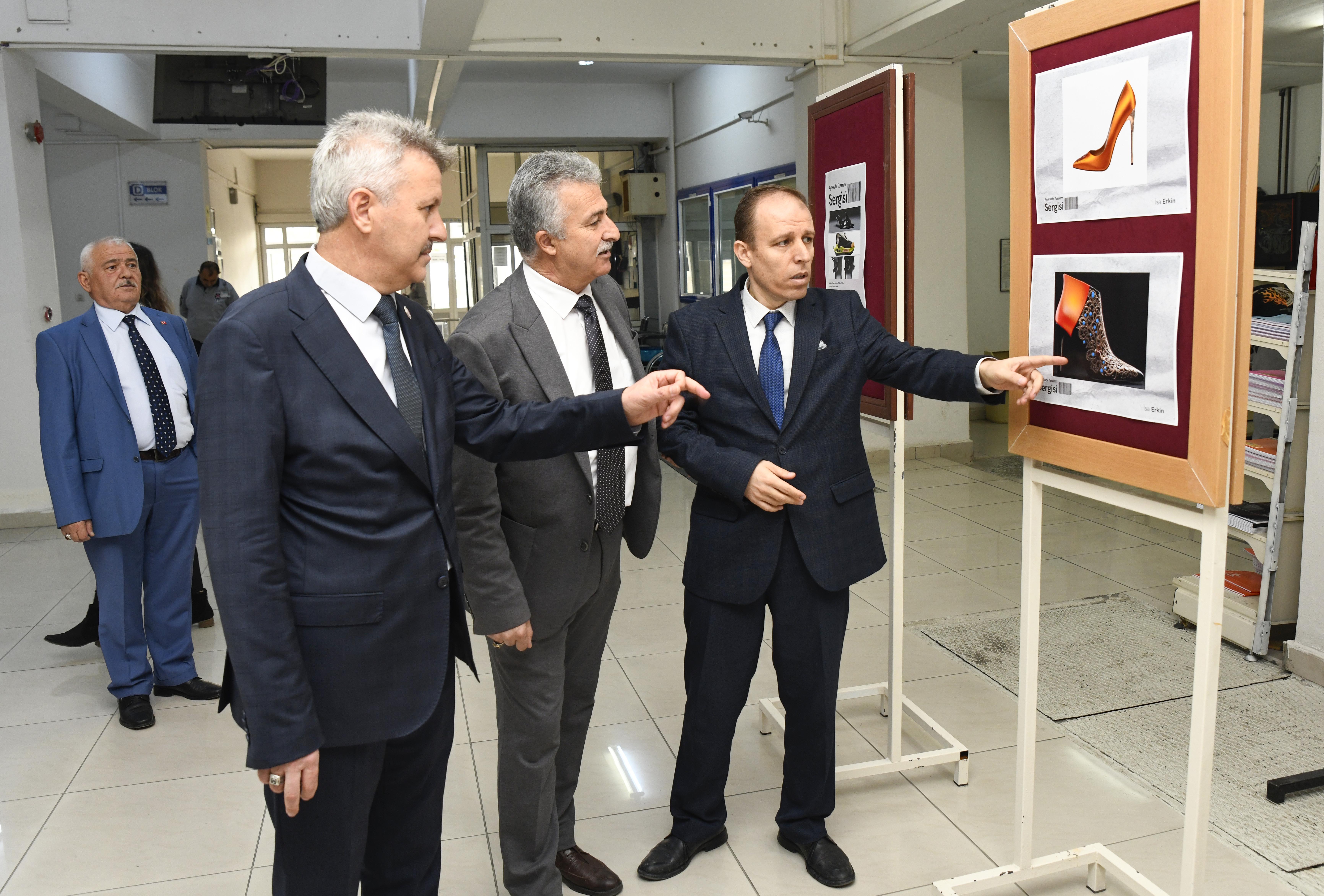 ktun-ogrencilerinden-ozgun-ayakkabi-tasarimlari-okulumuzda-ilham-veren-sergi-01.jpg