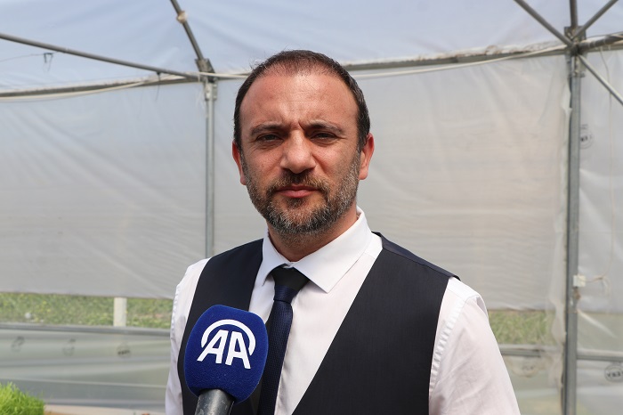 aa-20250509-37892748-37892739-lise-ogrencileri-aldiklari-egitimle-okuldaki-serada-sebze-yetistiriyor.jpg