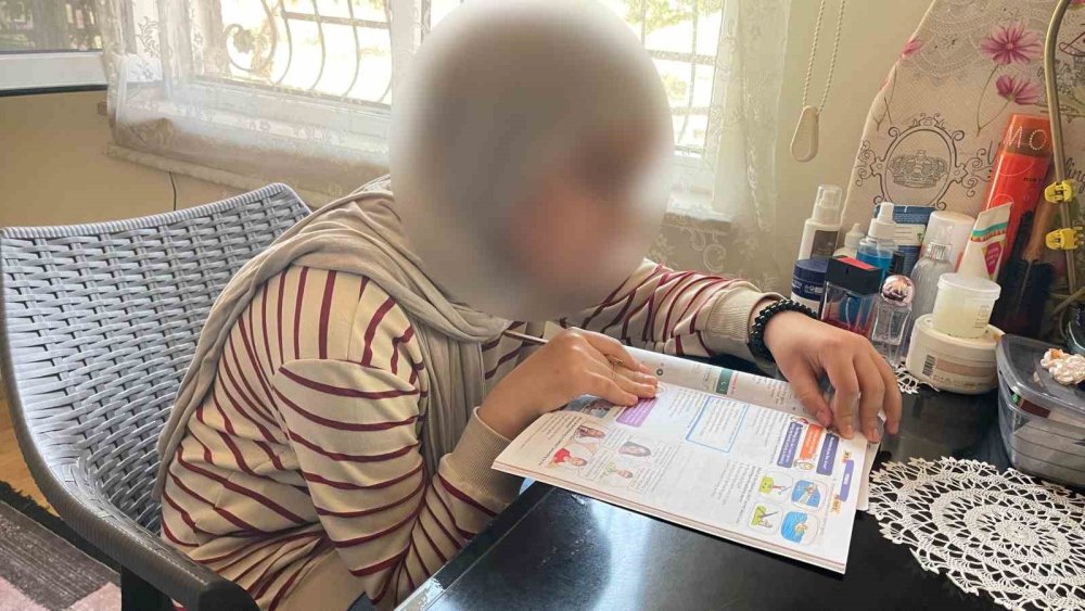 Öğretmenin tesettürlü öğrenciye ’Karabaş’ diye hitap etmesi ailenin tepkisine neden oldu