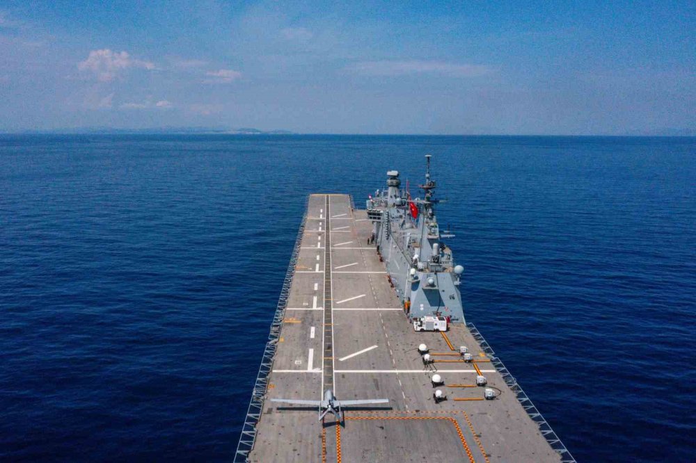 TB3, TCG Anadolu gemisinde 100 sortiyi tamamladı