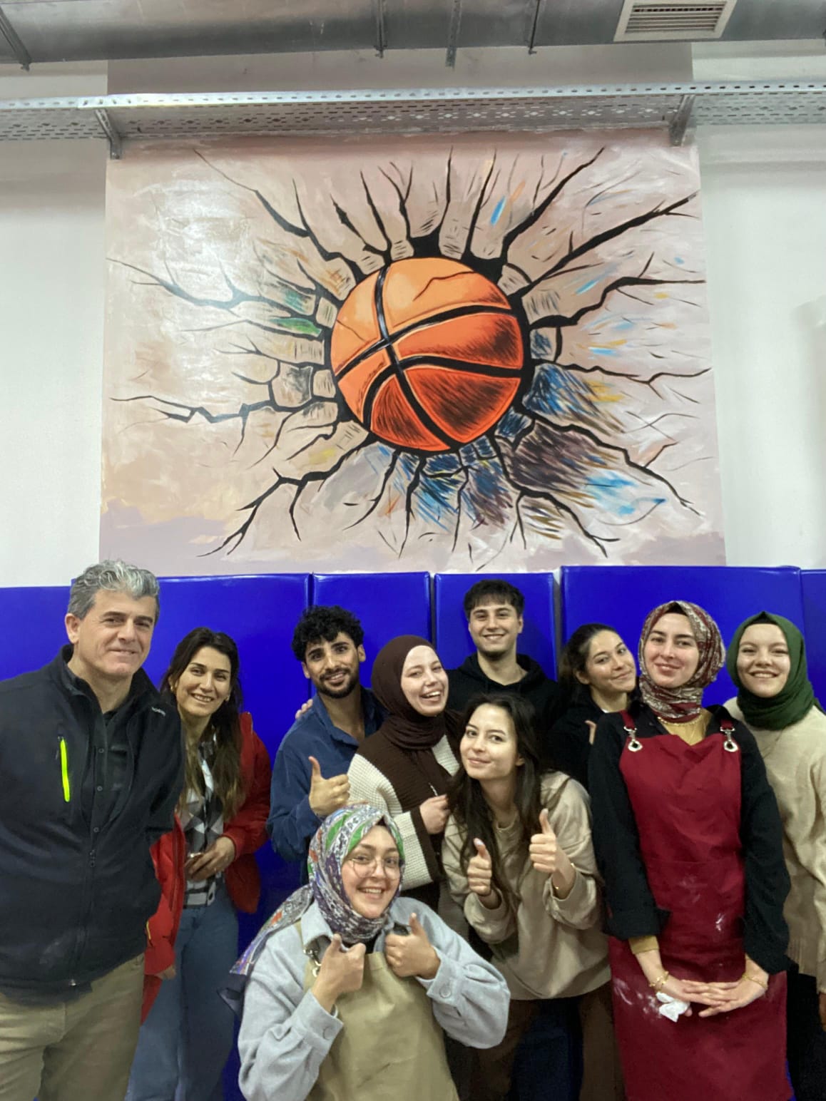 aa-20250615-38285439-38285430-konyada-universite-ogrencileri-okul-duvarlarini-renklendiriyor.jpg