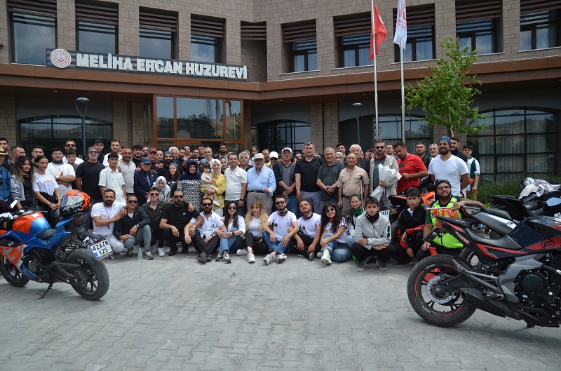 aa-20250615-38287434-38287431-konyada-motosiklet-tutkunlari-huzur-evini-ziyaret-etti-2.jpg