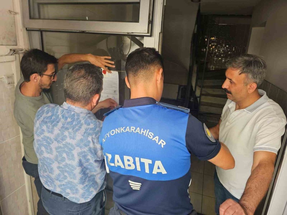 CHP’li Afyon Belediyesi "yolsuzluk" haberi yapan gazete binasını mühürledi!