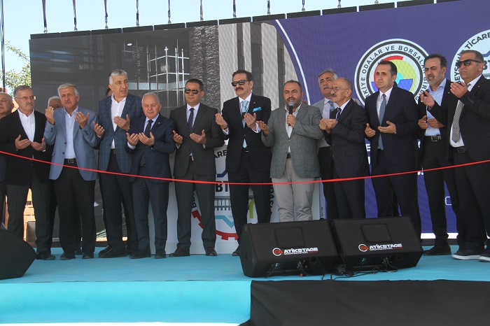 aa-20250703-38460951-38460950-tobb-baskani-hisarciklioglu-konyada-hizmet-binasinin-temel-atma-torenine-katildi.jpg