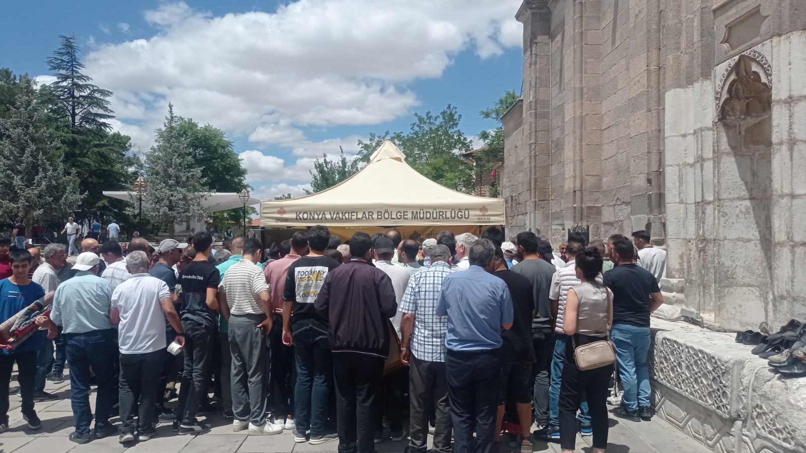 aa-20250704-38471202-38471195-konya-aksaray-ve-karamanda-vatandaslara-asure-ikram-edildi.jpg
