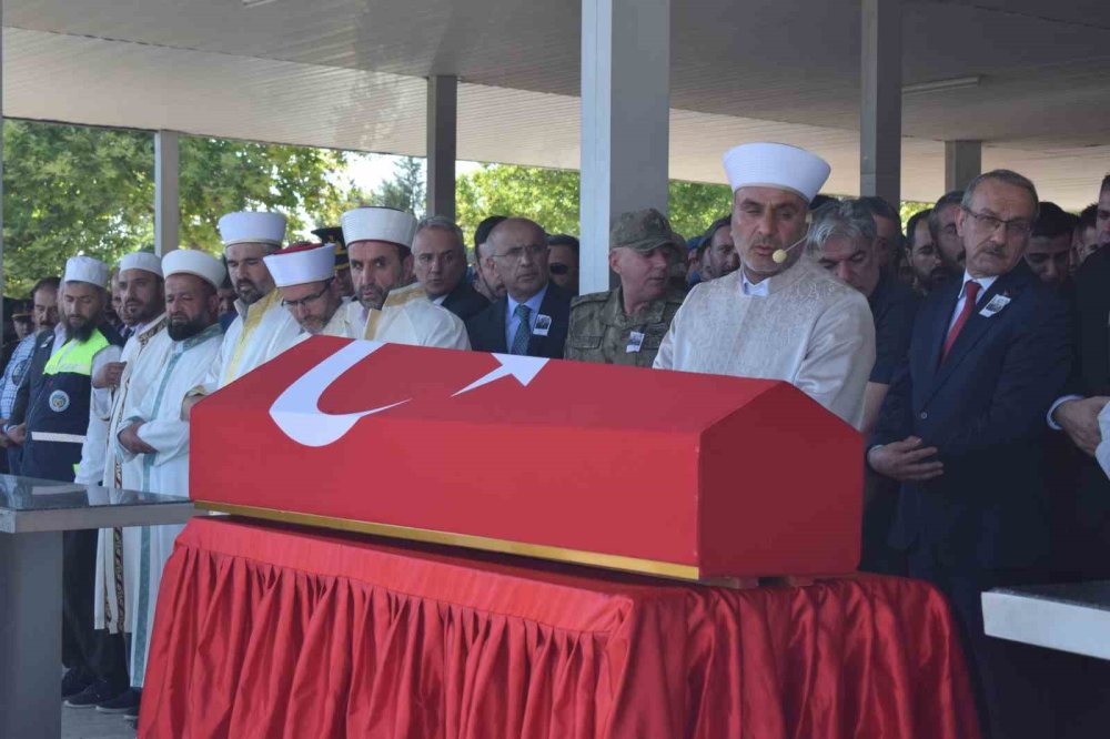 Şehit Piyade Teğmen Furkan Sert, son yolculuğuna uğurlandı