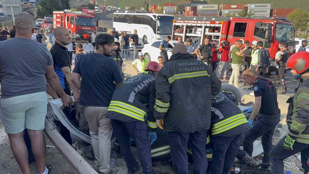 D-100'de korkunç kaza: 5 kişi hayatını kaybetti