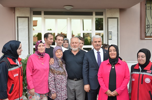 aa-20250718-38592746-38592745-konya-valisi-akin-aile-yili-etkinlikleri-kapsaminda-evlilikte-54-yilini-dolduran-cifti-ziyaret-etti.jpg