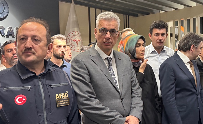 aa-20250723-38644822-38644821-bakan-memisoglu-eskisehirdeki-orman-yangininda-yaralananlari-hastanede-ziyaret-etti.jpg