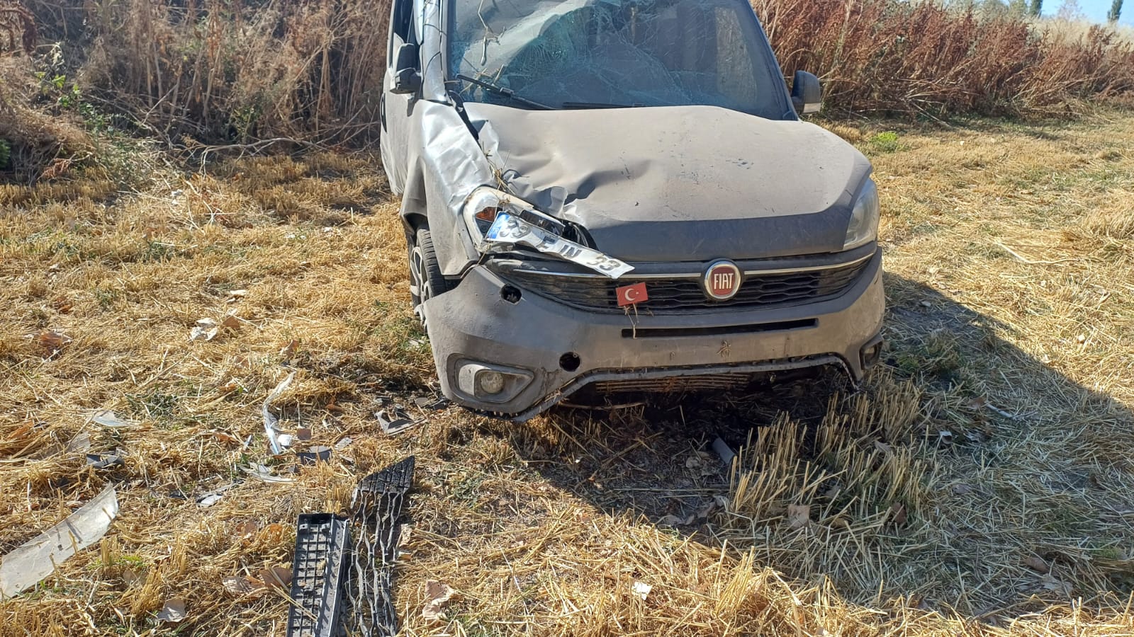 aa-20250821-38882957-38882955-konyada-sarampole-devrilen-hafif-ticari-aractaki-2-kisi-yaralandi.jpg