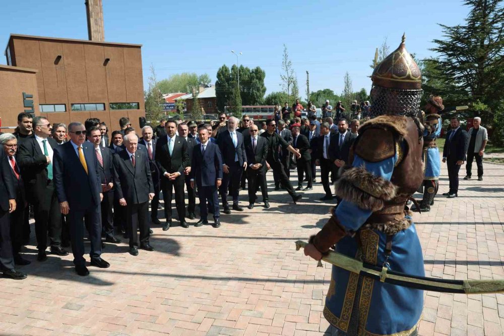 "Ahlat Kızılelma’nın anahtarıdır"