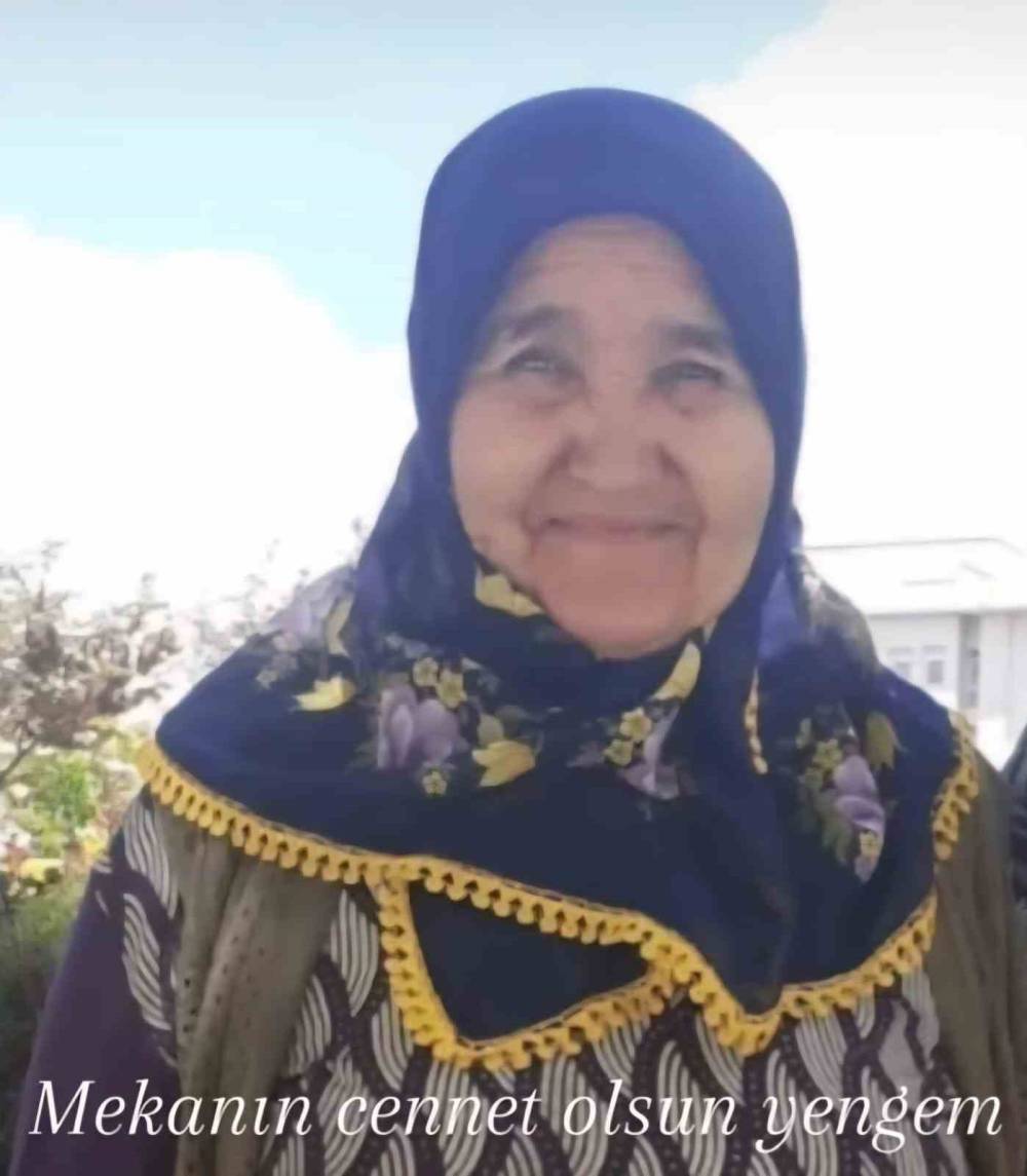 Üniversite kaydı için çıktıkları yolda yanarak can verdiler