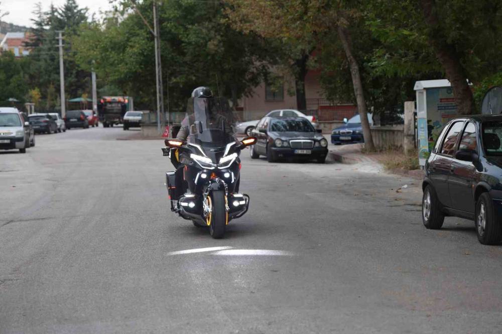 Tam 3 bin 707 kilometre: Motosikletle umreye gitmek için yola çıktı