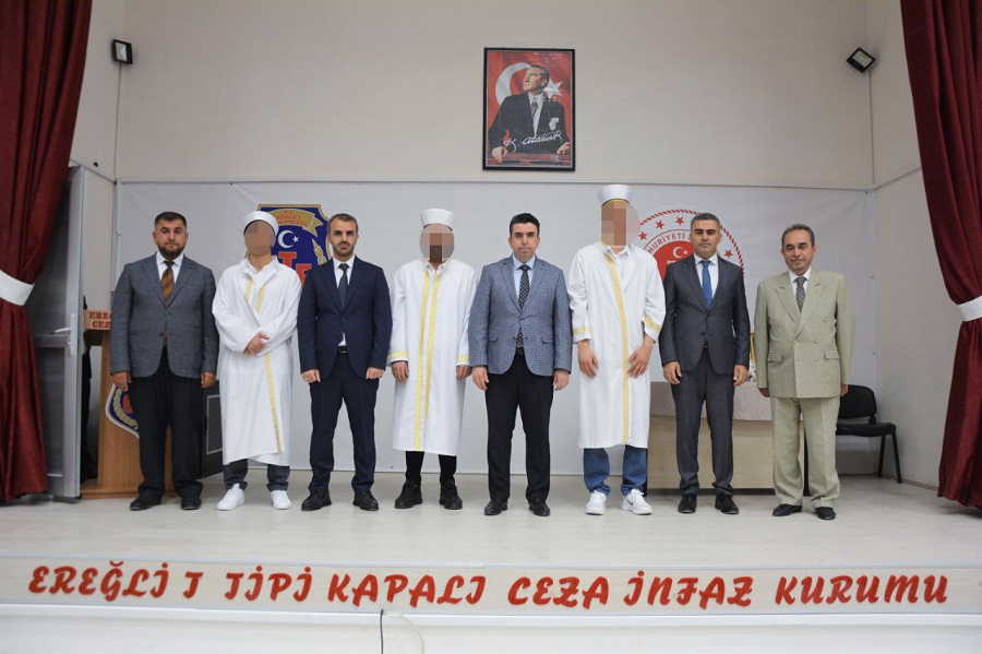 konyada-cezaevinde-hafiz-olan-3-hukumlu-icin-icazet-toreni-yapildi.jpg