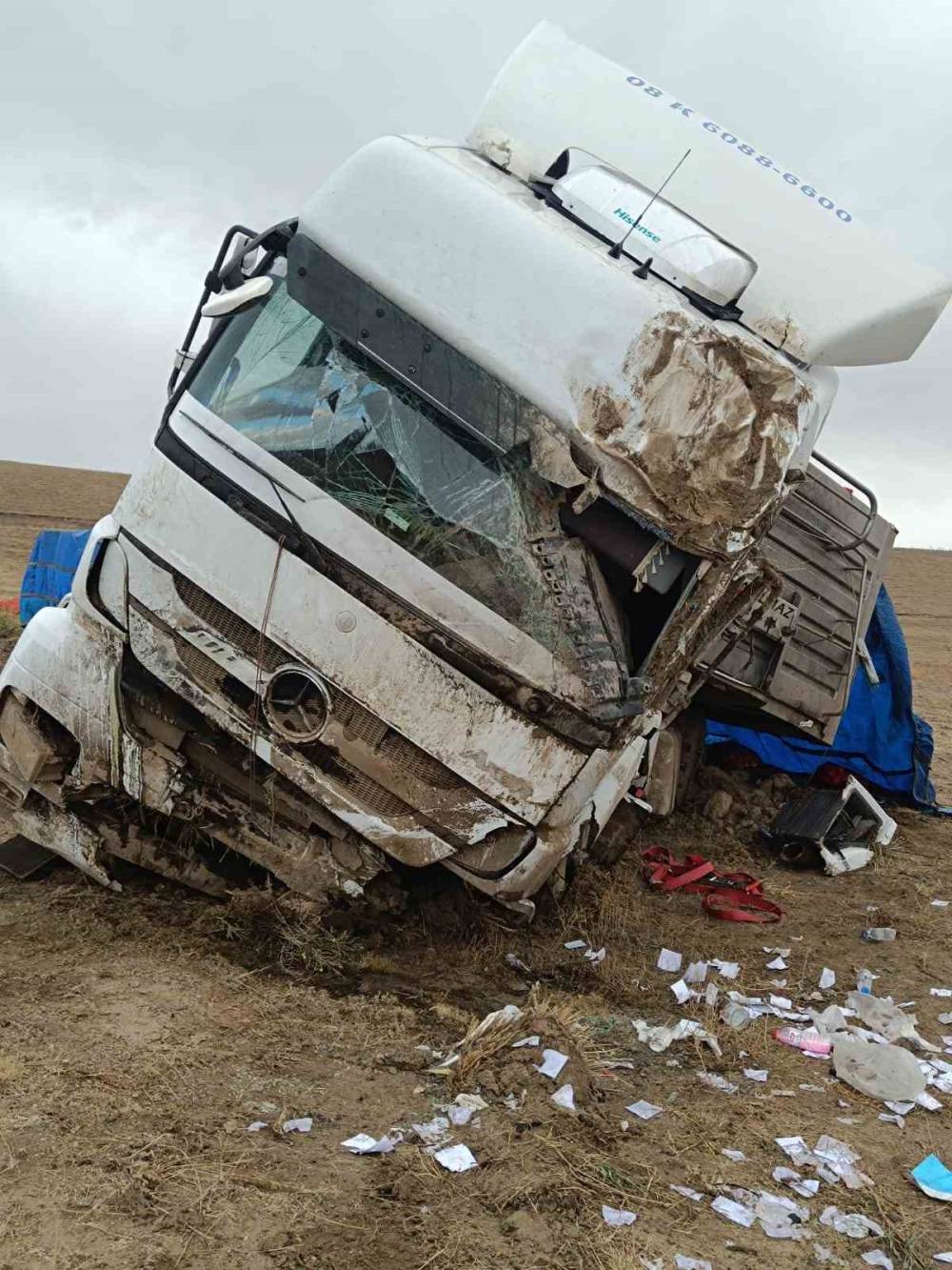 Şarampole yuvarlandı, burnu bile kanamadan kurtuldu