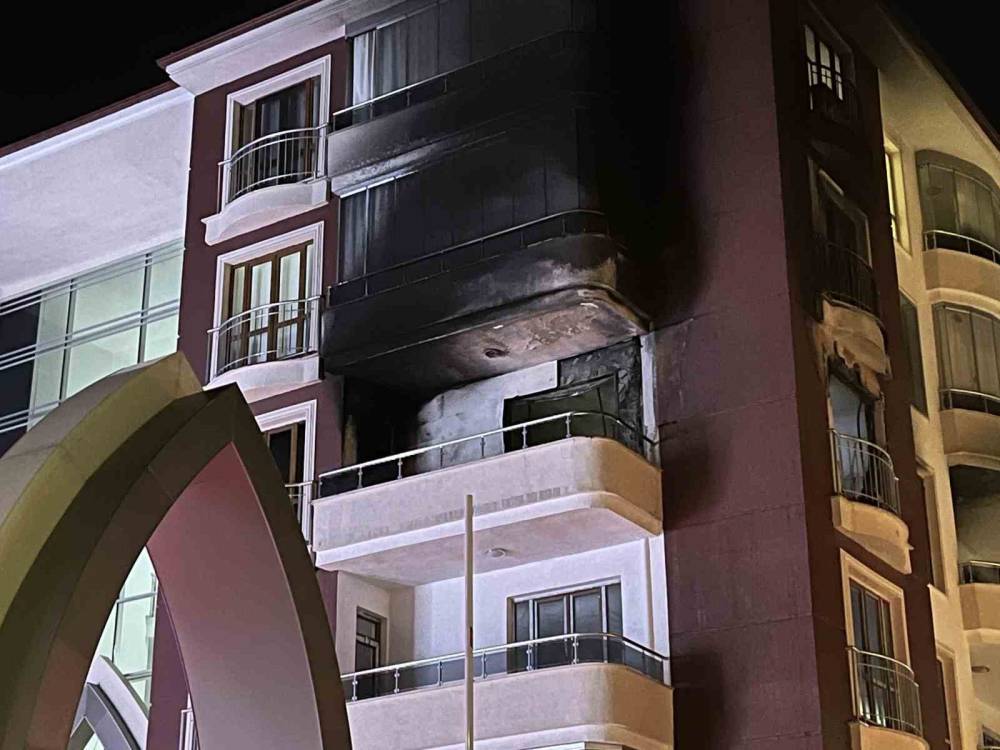 Konya Karatay'da apartman yangını