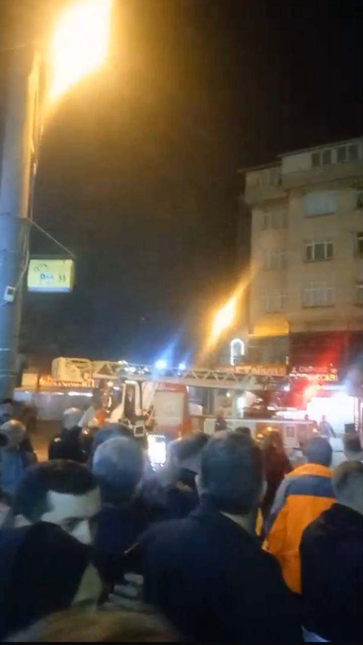 Gebze’de bir binada çatırtı sesleri: Bina tahliye ediliyor