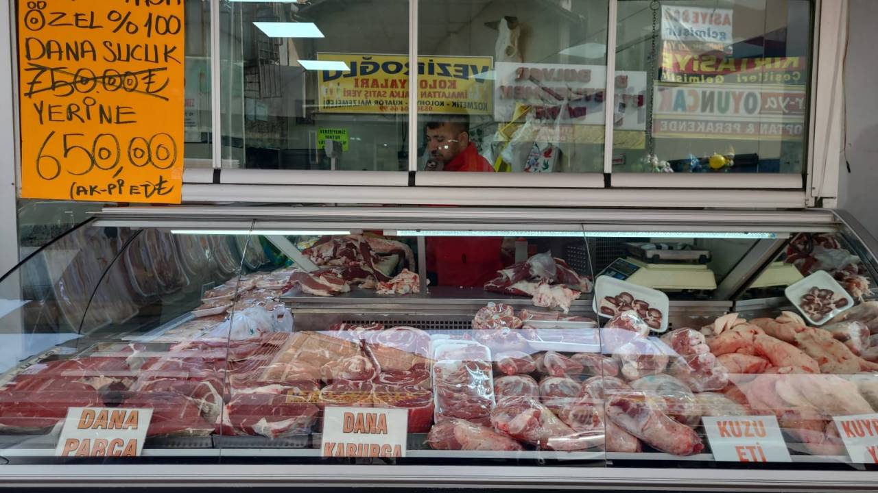 ete-gelen-zamlar-uzerine-konyadaki-kasap-kirmizi-et-satisini-durdurdu.jpg