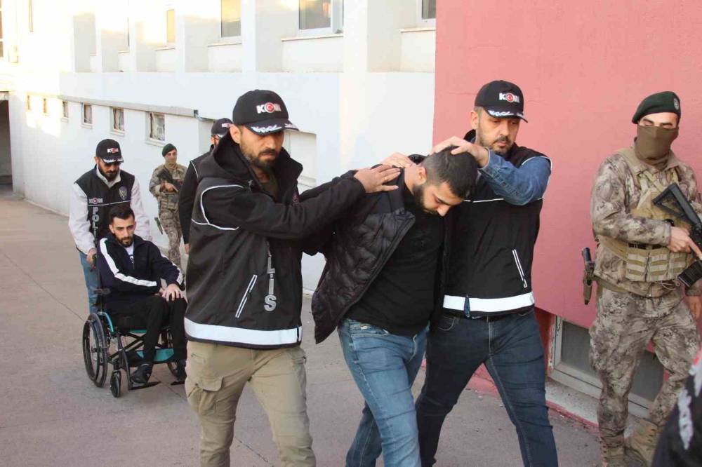 Yurtdışına kaçmaya hazırlanan Bayğaralar’ çetesinin firarileri Konya'da yakalandı
