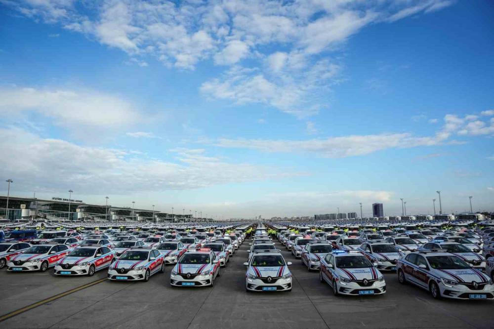 Kolluk güçlerine 9 bin 200 araç ancak havalimanına sığdı