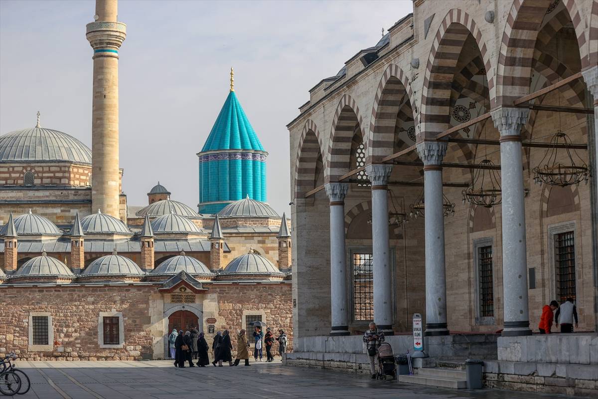 konya-mevlana-muzesinin-171-nadide-eseri-ilk-kez-gorucuye-cikti-3.jpg