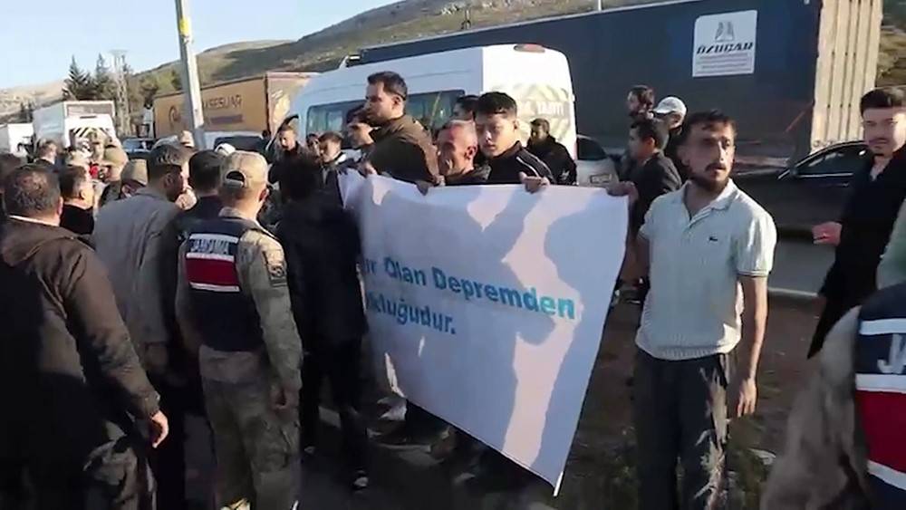 Hataylılardan CHP Genel Başkanı Özgür Özel'e tepki: Bugüne kadar neredeydin?’