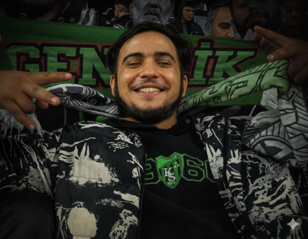 Genç taraftarın tribünden düştüğü anlar kamerada