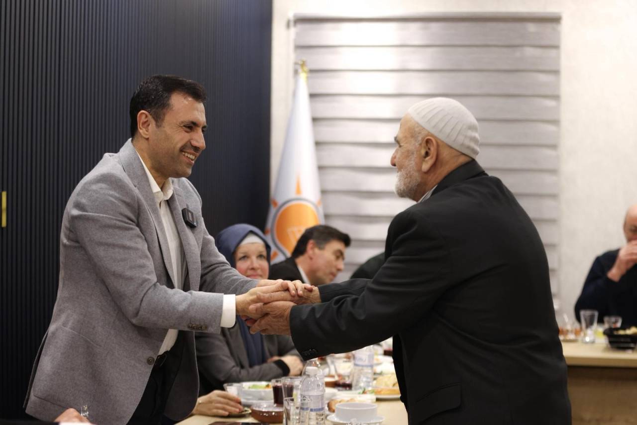ak-parti-konya-sehit-aileleri-iftar4.jpg