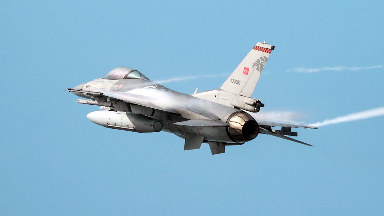 f-16.jpg
