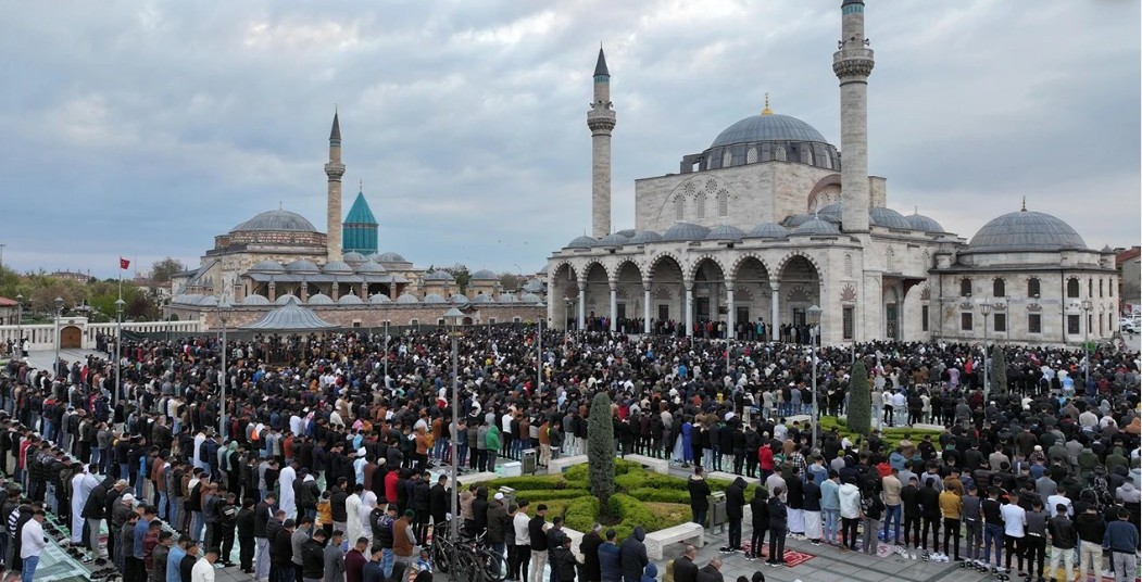 konya-bayram-namazi.jpg
