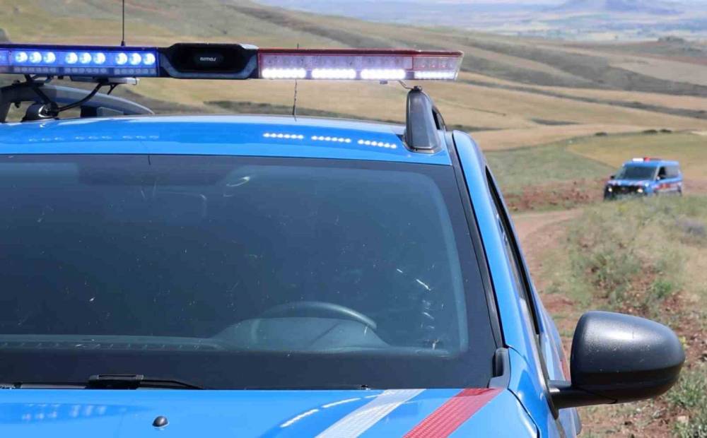 Boşanma aşamasındaki eşini babasının mezarı başında öldürdü