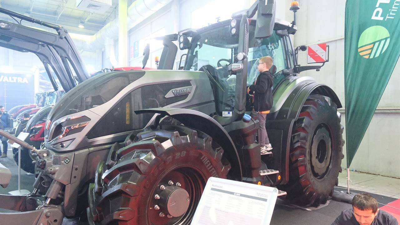 valtra-traktor.jpg