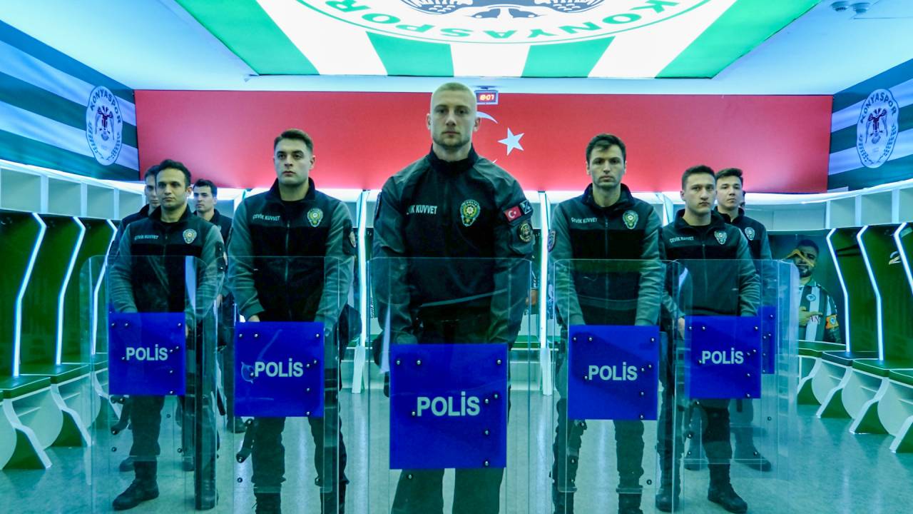 konyaspor-futbolcular-polis-5.jpeg