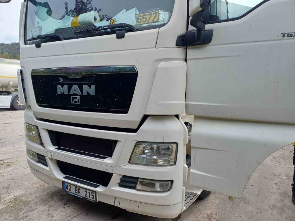 Konya plakalı tırın şoförü ölü bulundu