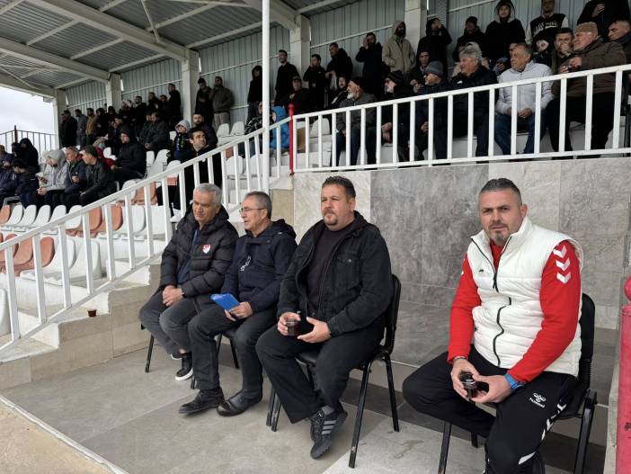 bekir-mehtap-cay-icerken.jpg