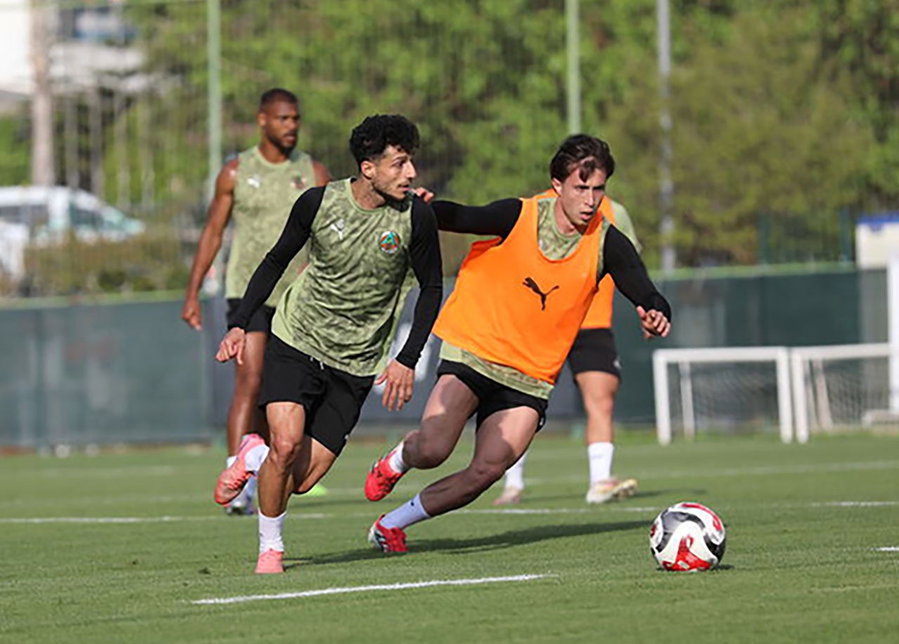aa-20260505-41298895-41298891-alanyaspor-kayserispor-macinin-hazirliklarina-basladi.jpg