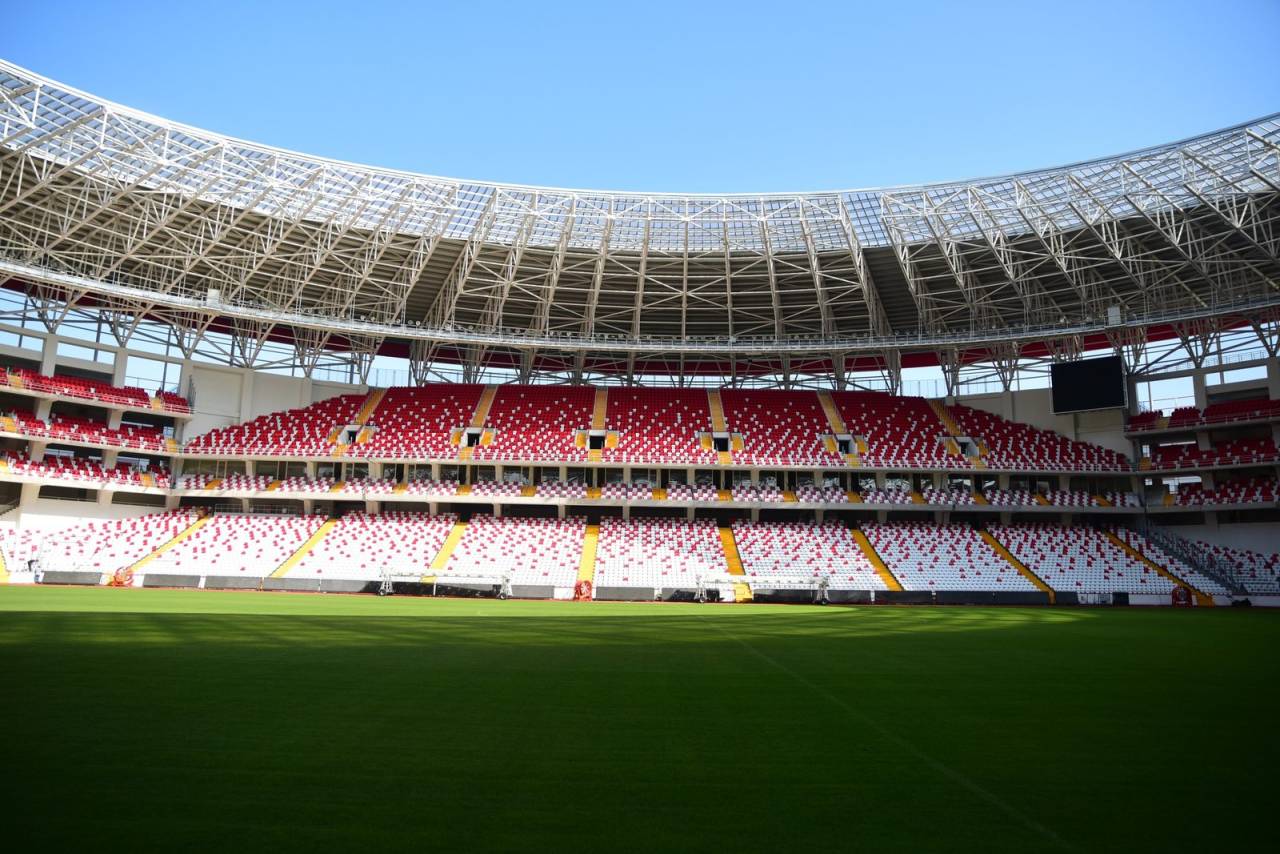 antalya-stadyumu.jpg